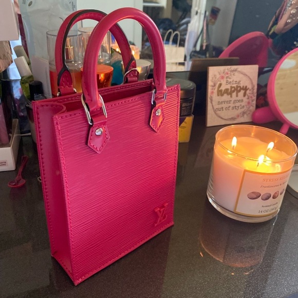 Practically NEW! Only worn 2 times. Cute handbag - Picture 1 of 4